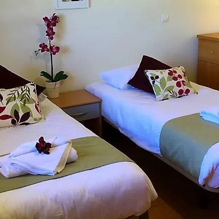 Sleeps 4 With Pool Air Con And Wifi * Vilamoura